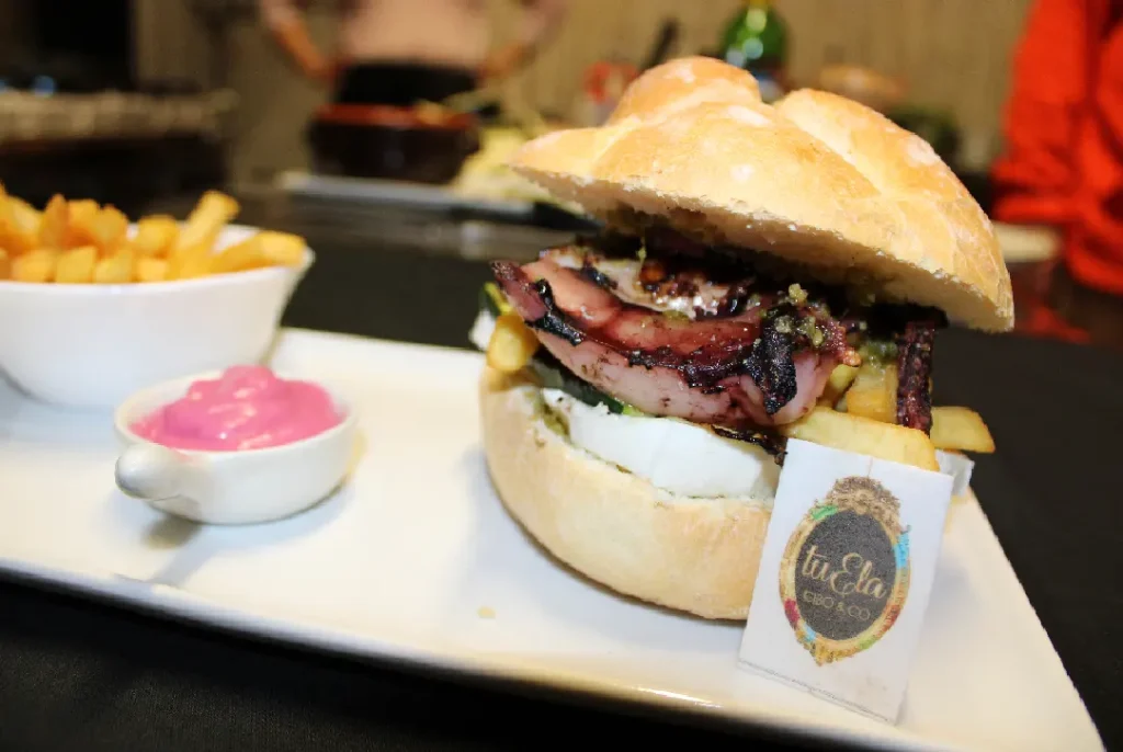 Typical Salento dishes at the Tuela Cutrofiano restaurant